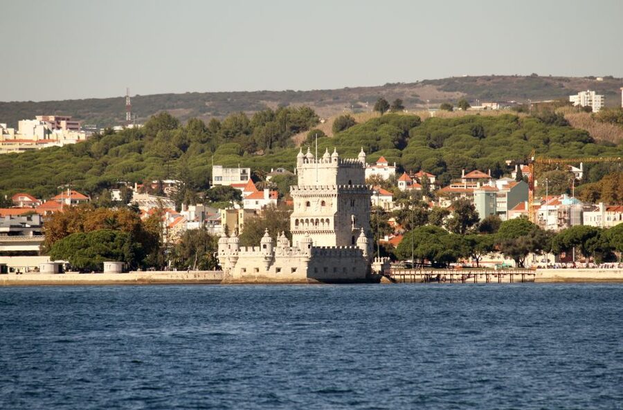 South Lisbon: 3-Hour Christ the King Electric Bike Tour - Reaching the Sanctuary of Christ the King