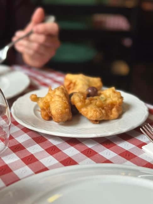 Taste of Porto: The Ultimate Full Meal Portuguese Food Tour - Finishing with Port at a local bar