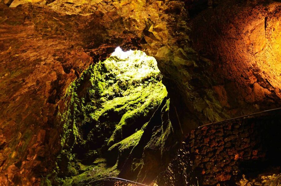 Terceira Island: Caves and Craters Tour - Serra do Cume: Terceira’s big green bowl