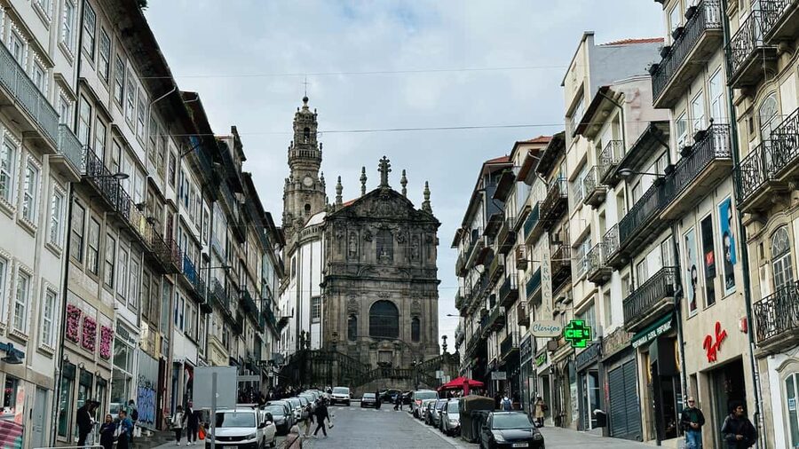 The Beautiful Story of Porto: Guided Tour with Entry Tickets - Clérigos Church, not only the famous tower