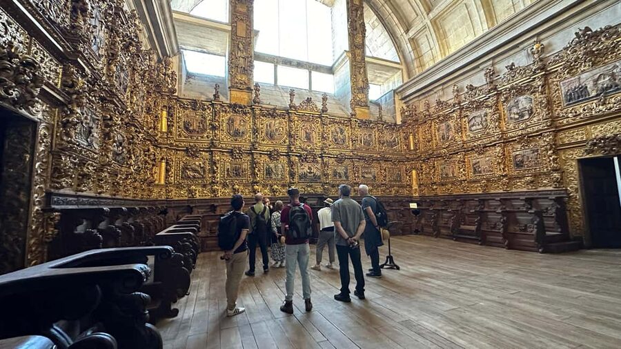 The Beautiful Story of Porto: Guided Tour with Entry Tickets - Rua de São Bento da Vitória and the old jail