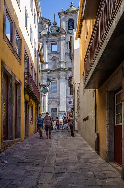 The Beautiful Story of Porto: Guided Tour with Entry Tickets - Rua das Flores and Porto’s older street plan