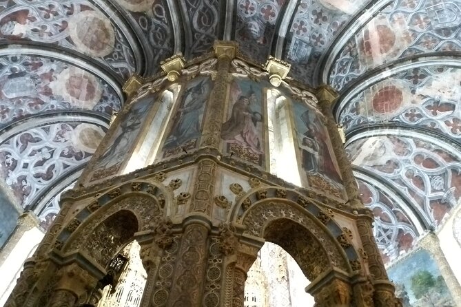 Time travel at the Convent of Christ Tomar - Arriving at Castelo de Tomar