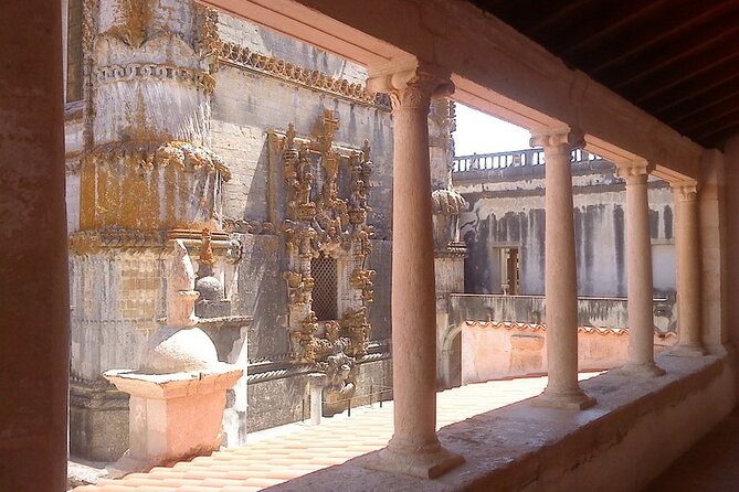 Time travel at the Convent of Christ Tomar - What makes Monica an effective guide