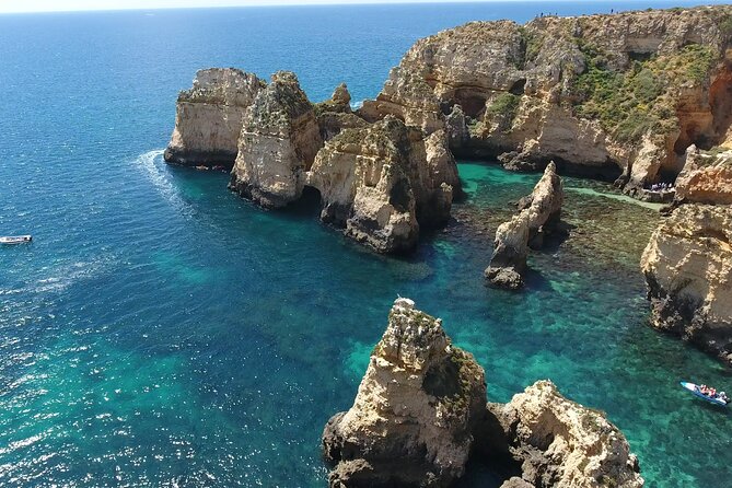 Tour to inside the Caves /Grottos the Ponta da Piedade -Lagos - Finding the right place for photos
