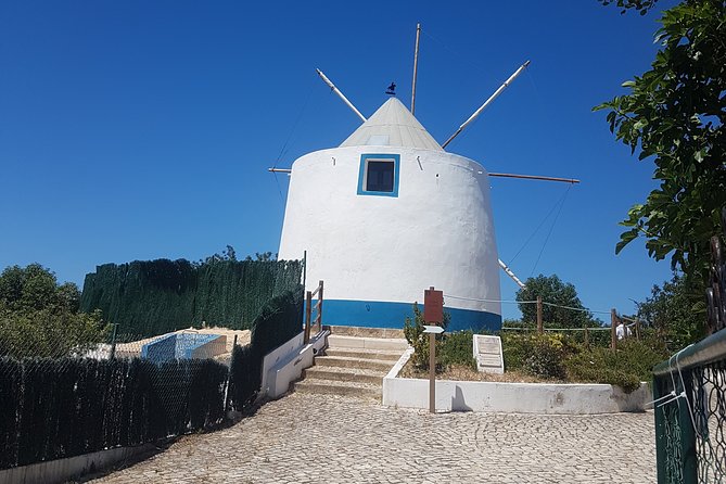 TOURS CARLOS SMILE TUK TUK - coast, country side or mix - Praia dos Arrifes and the coastal photo stops