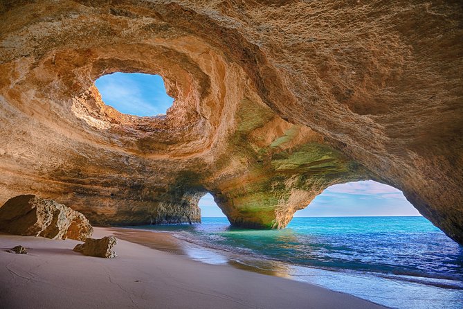 Traditional Tour - Benagil Cave - From Benagil Beach into the cave coast