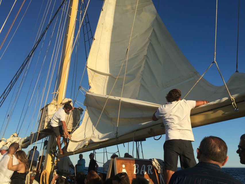 Vilamoura: Algarve Coast 3-Hour Sailing Cruise With Open Bar - Olhos d’Agua and the small beaches
