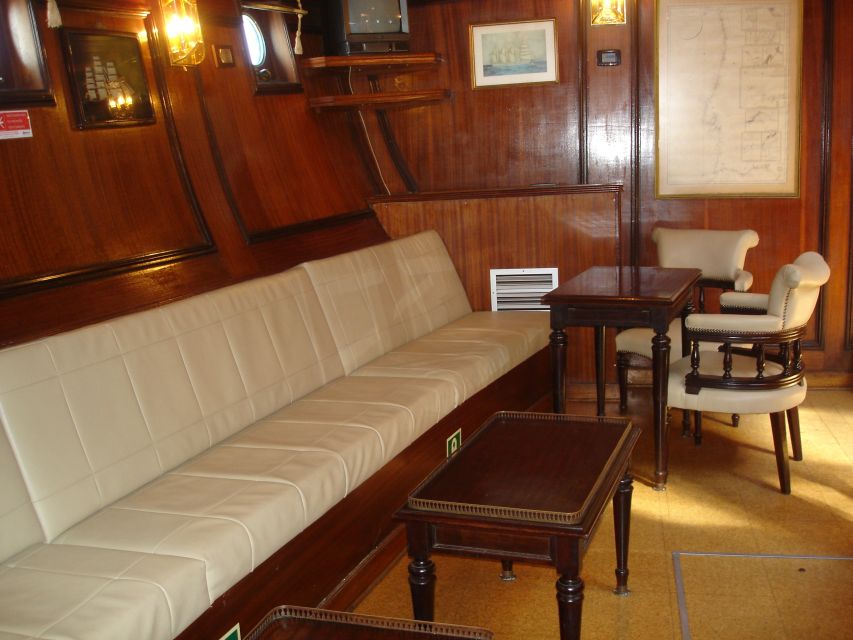 Vilamoura: Algarve Coast 3-Hour Sailing Cruise With Open Bar - The cave visit by dinghy