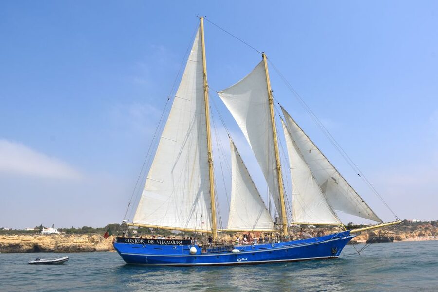 Vilamoura: Algarve Coast 3-Hour Sailing Cruise With Open Bar - Swimming from the schooner