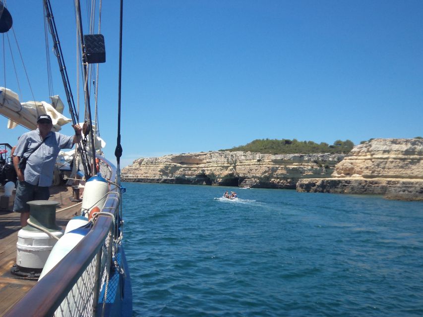 Vilamoura: Algarve Coast 3-Hour Sailing Cruise With Open Bar - Leaving Vilamoura for Falésia Beach