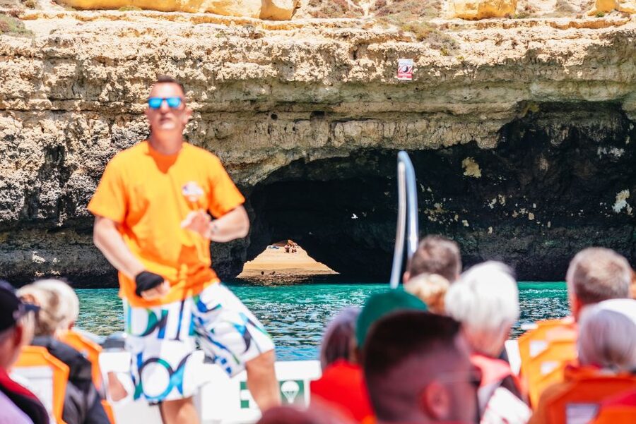 Vilamoura: Benagil Cave Boat Tour with Entry - Key Points Before You Book
