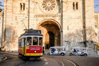 Welcome Lisbon Tour with Local Guide in Private Eco Tuk Tuk
