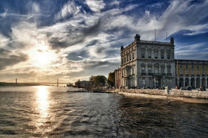 Welcome Lisbon Tour with Local Guide in Private Eco Tuk Tuk - Baixa and the grand rebuilt city