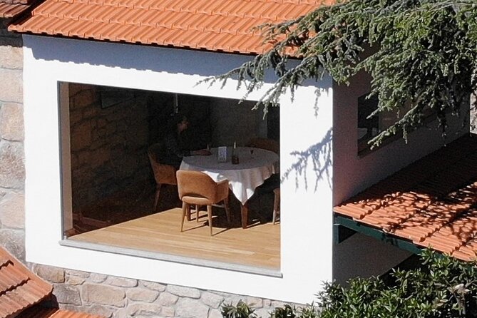 Winery Tour and Wine Tasting Quinta da Portela de Baixo in Lamego - Six wines from sparkling wine to Port
